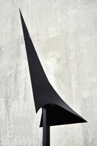 Untitled (For Ed LaLonde)
72" x 40" x 48"
painted steel
©1998